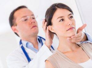 Massage bei Osteochondrose der Halswirbelsäule. 